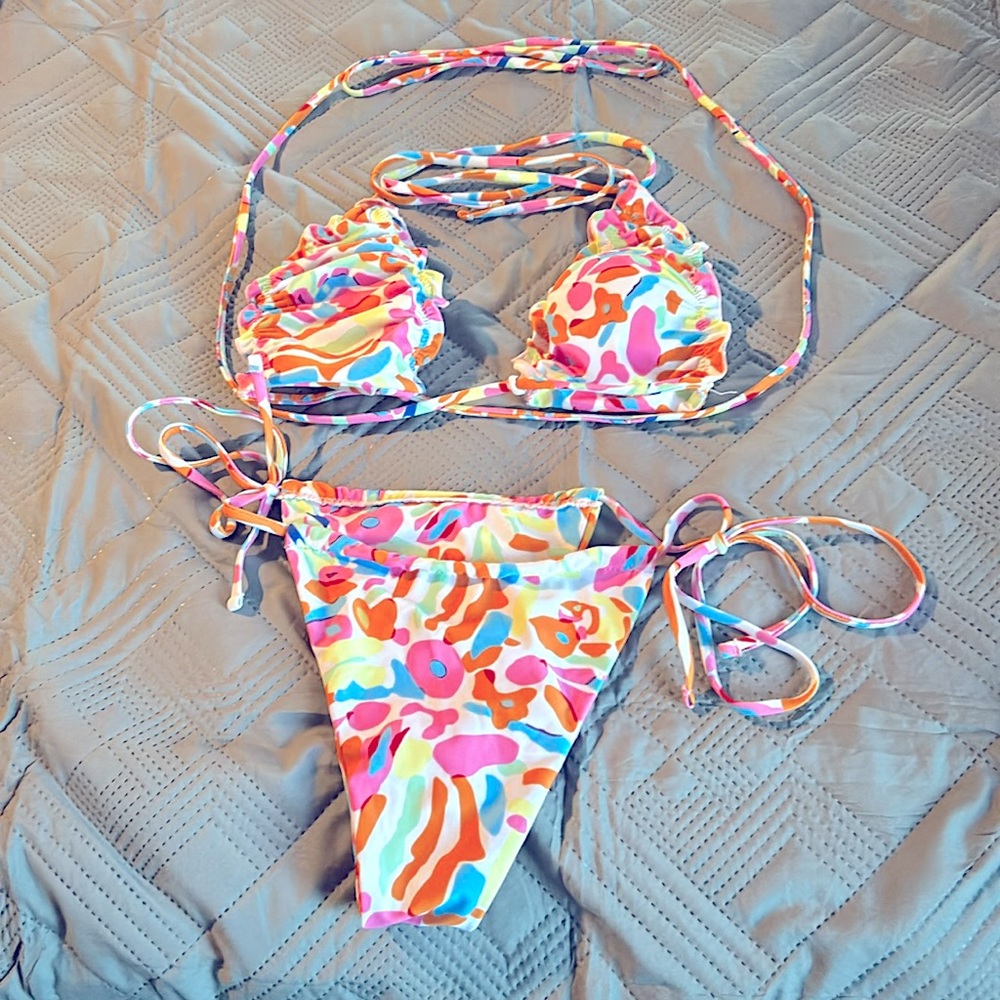 COLORFUL printed bikini set and cover up